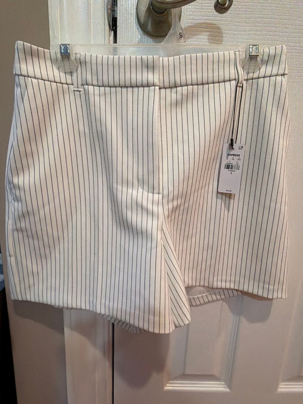 Express Editor Studio Stretch Twill Shorts Cream/Black Stripe